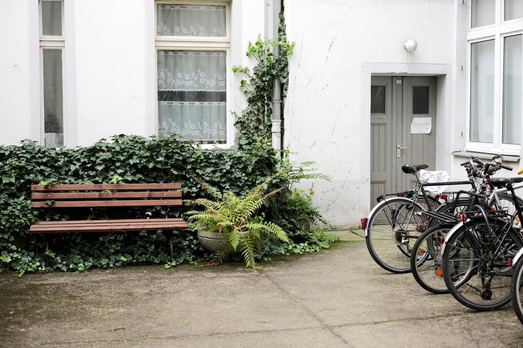 Altbauwohnung Mit 3 Baedern Berlim Exterior foto